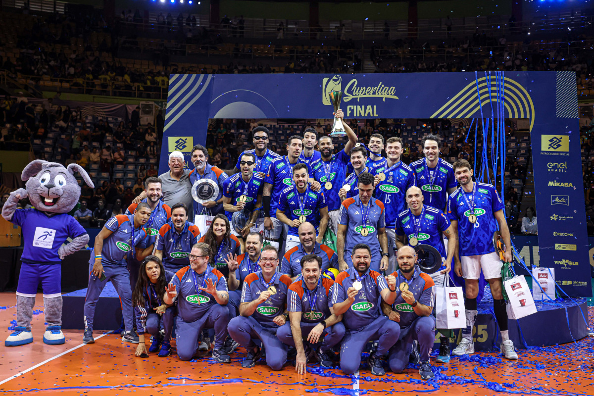 https://cdn-voleidigital-cbv-1.yapoli.com/superliga_masculina_2025_final_superliga_masculina_final_adulto_masculino_sao_paulo_04052025_95.jpg